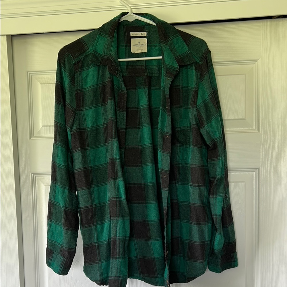 American Eagle Outfitters Green and Black Plaid Shirt